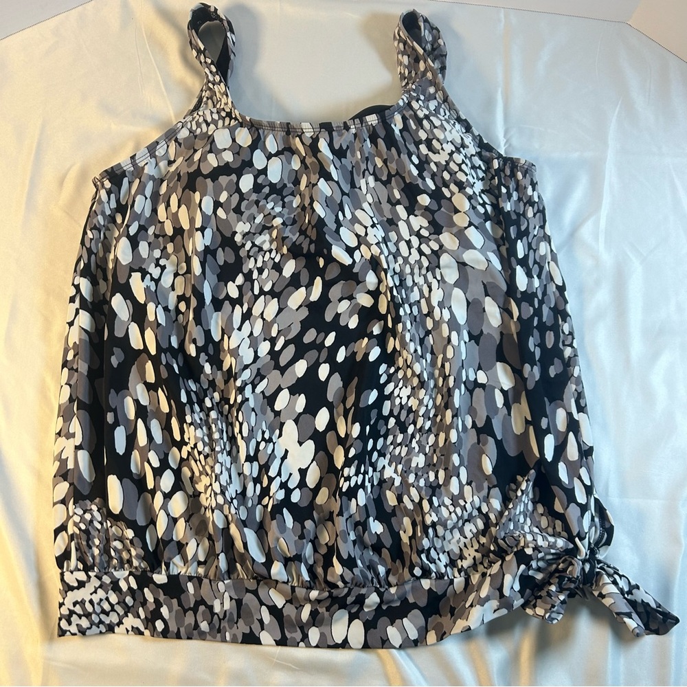 Swimsuits for All Women’s Black White & Gray Patterned Tie-Hem Swim Top Size 20